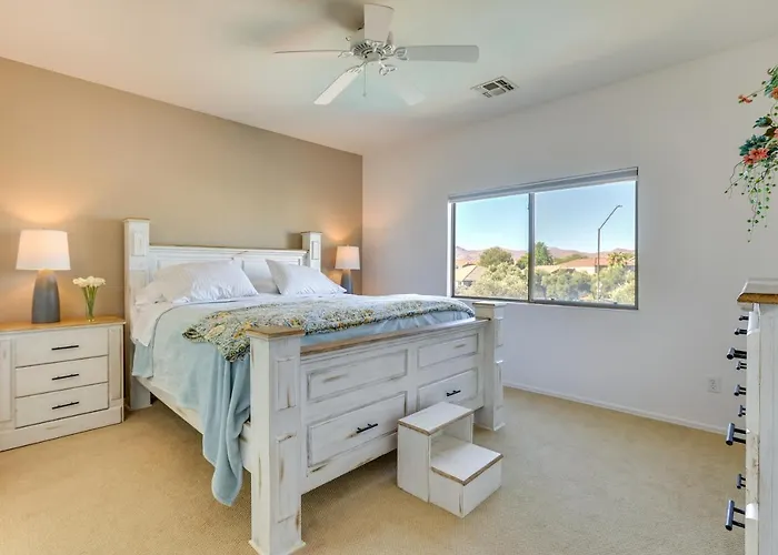 Pool, Game Room! Family-friendly Retreat