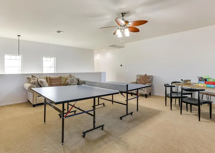Pool, Game Room! Family-friendly Retreat Dom wakacyjny