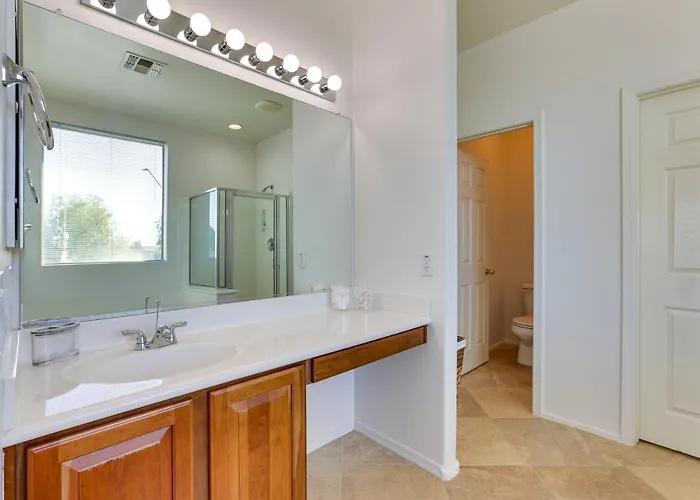 Pool, Game Room! Family-friendly Retreat