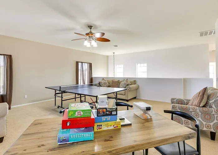Pool, Game Room! Family-friendly Retreat Dom wakacyjny