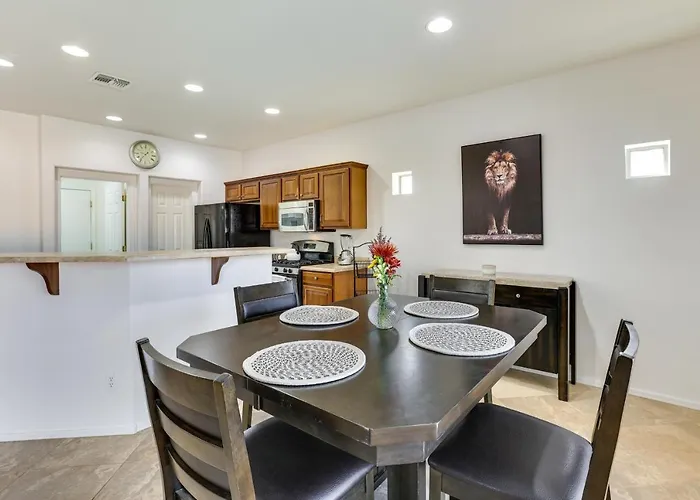 Dom wakacyjny Pool, Game Room! Family-friendly Retreat *